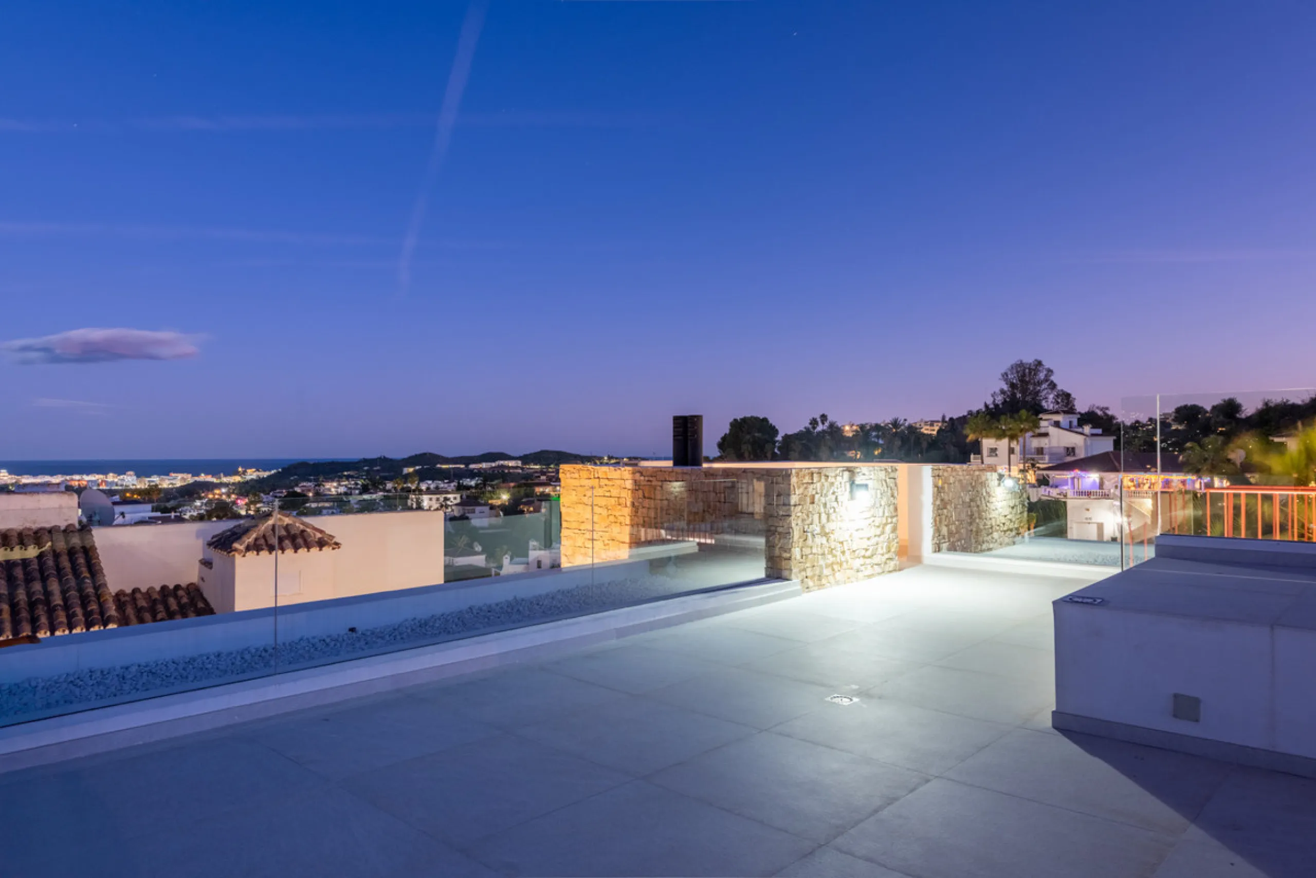 CONTEMPORARY LUXURY VILLA WITH PANORAMIC VIEWS – BUILT 2024