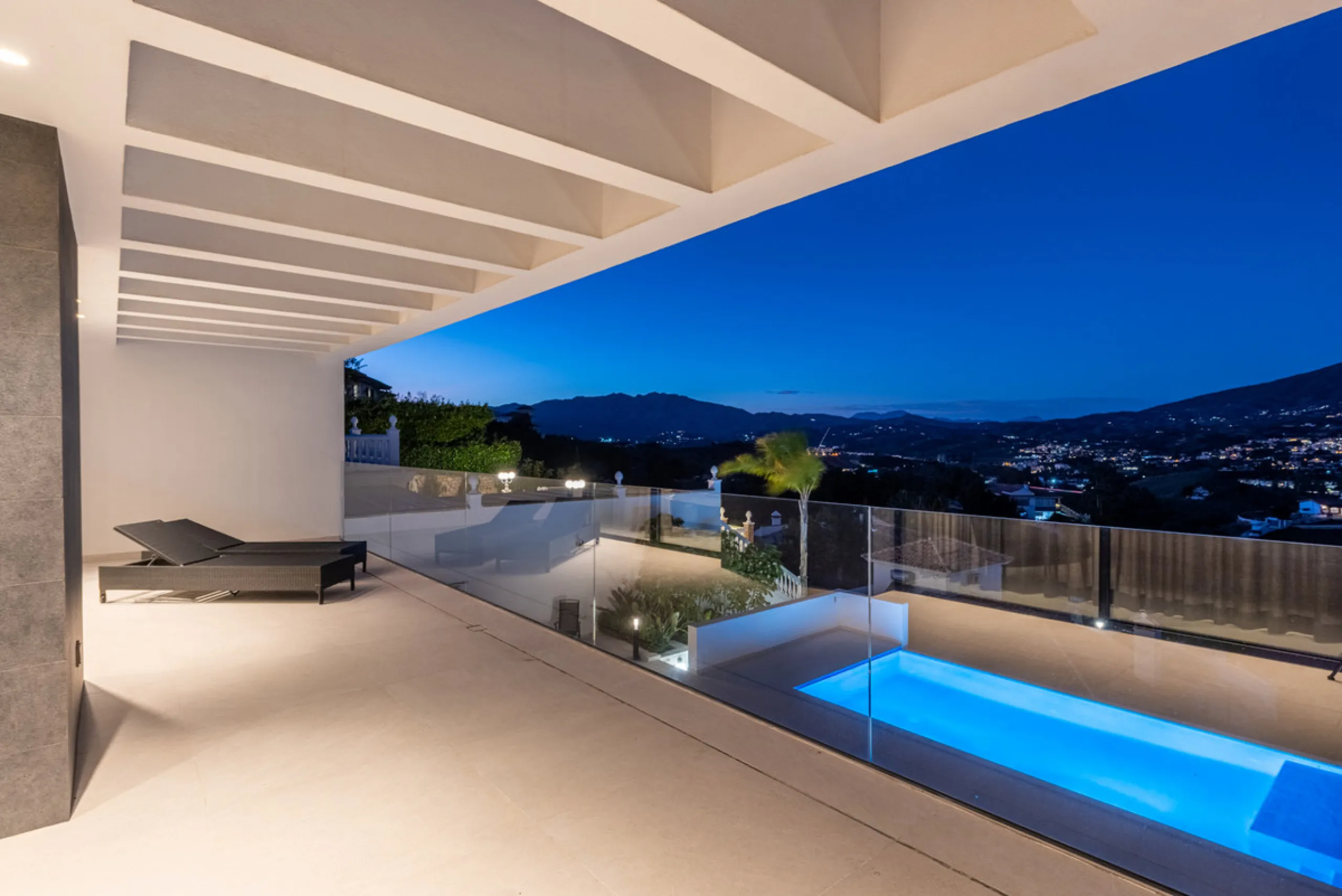 CONTEMPORARY LUXURY VILLA WITH PANORAMIC VIEWS – BUILT 2024