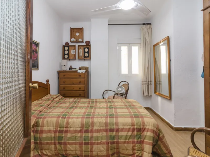 ???? Spacious Apartment on Paseo de Reding with Great Potential!