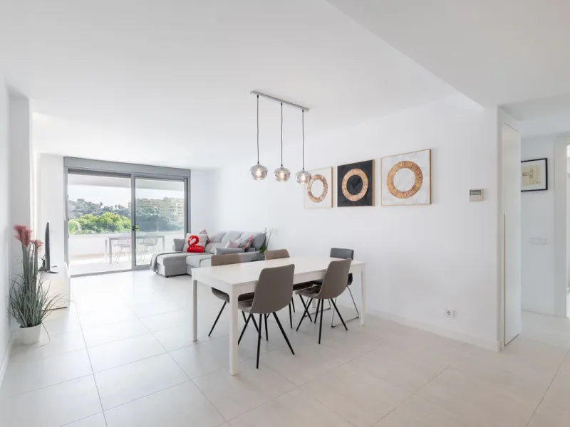 Modern apartment in a gated community with pools and gym