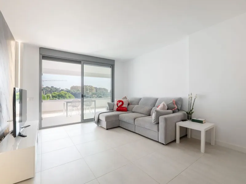 Modern apartment in a gated community with pools and gym