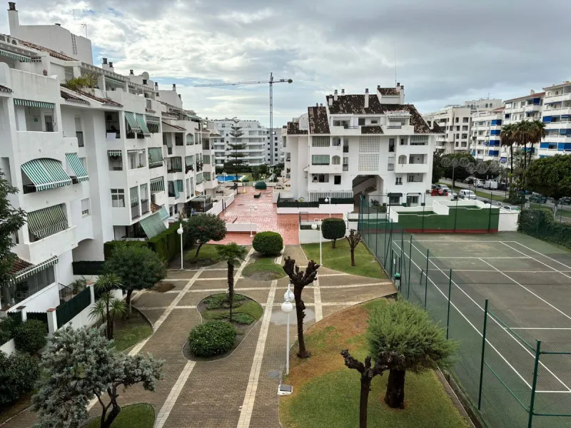 Middle Floor Apartment, Nueva Andalucía, Costa del Sol.