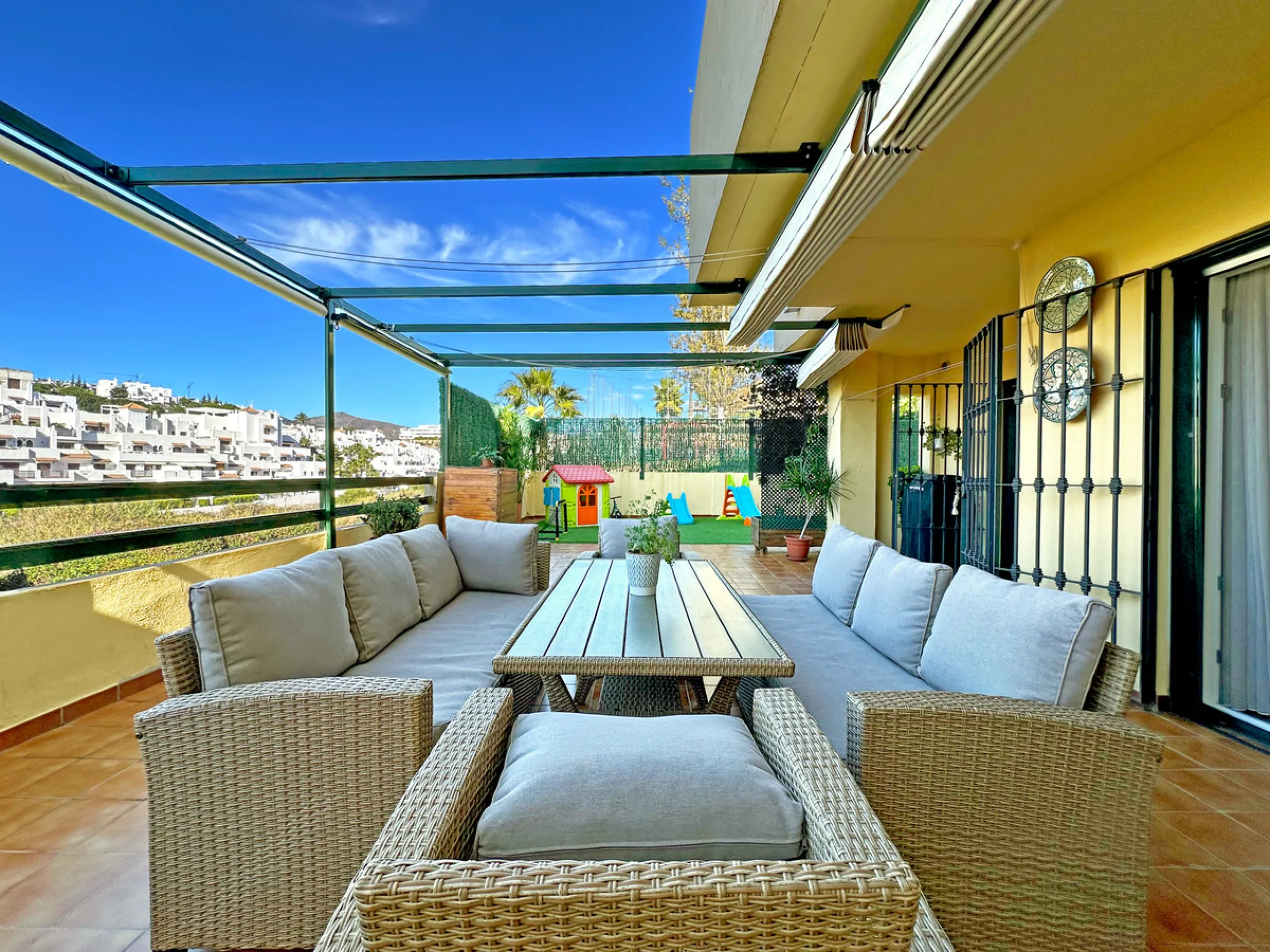 Apartment - Ground Floor Apartment в продаже в Estepona, Málaga. В доме 2 спален и 2 ванных комнат. Площадь дома 106 м²