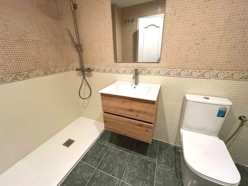 Apartment for sale in El Ejido area – Alameda Capuchinos Street, Málaga