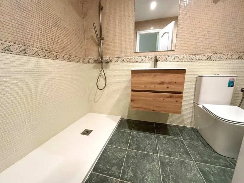 Apartment for sale in El Ejido area – Alameda Capuchinos Street, Málaga