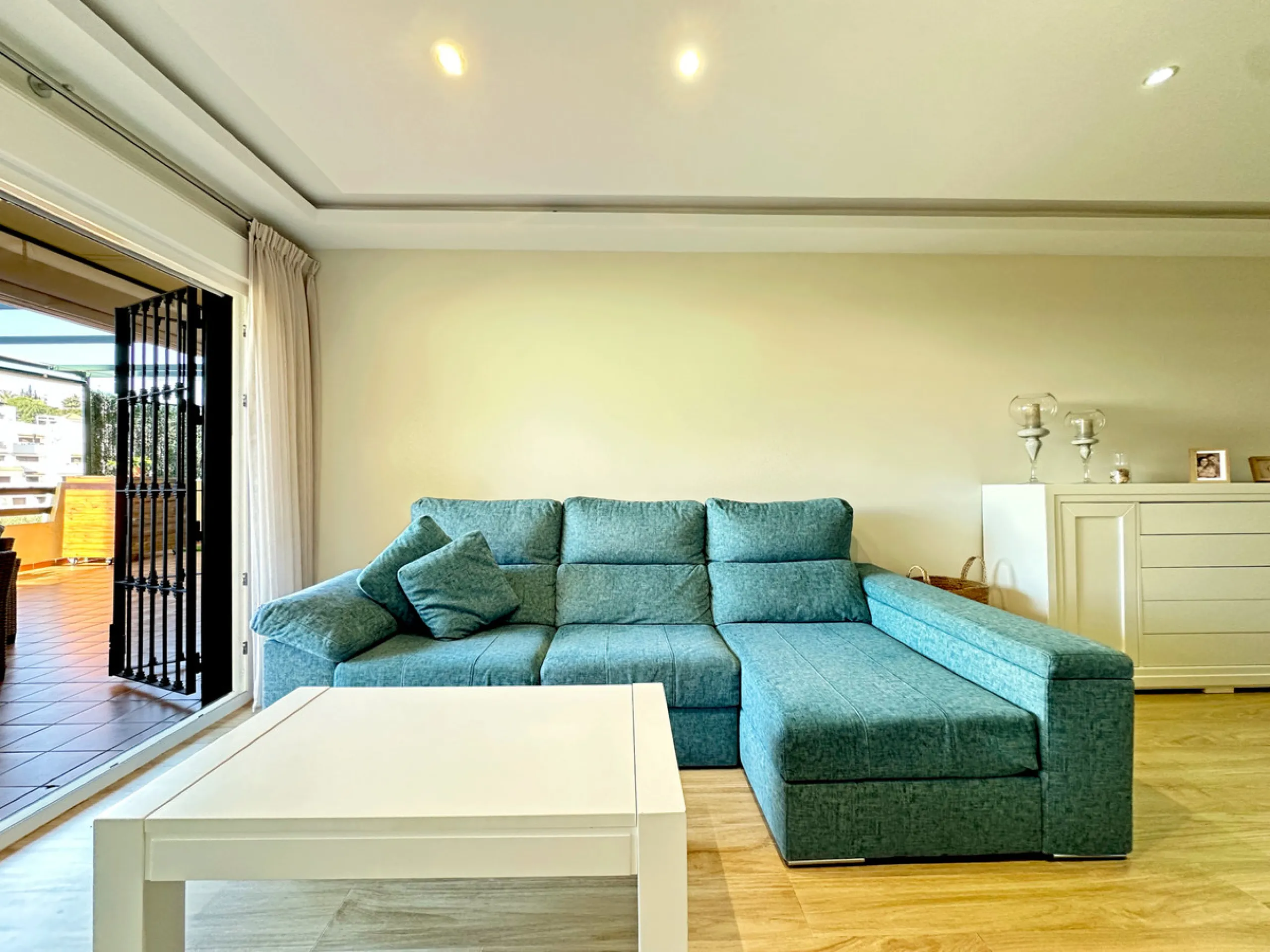 Apartment - Ground Floor Apartment в продаже в Estepona, Málaga. В доме 2 спален и 2 ванных комнат. Площадь дома 106 м²