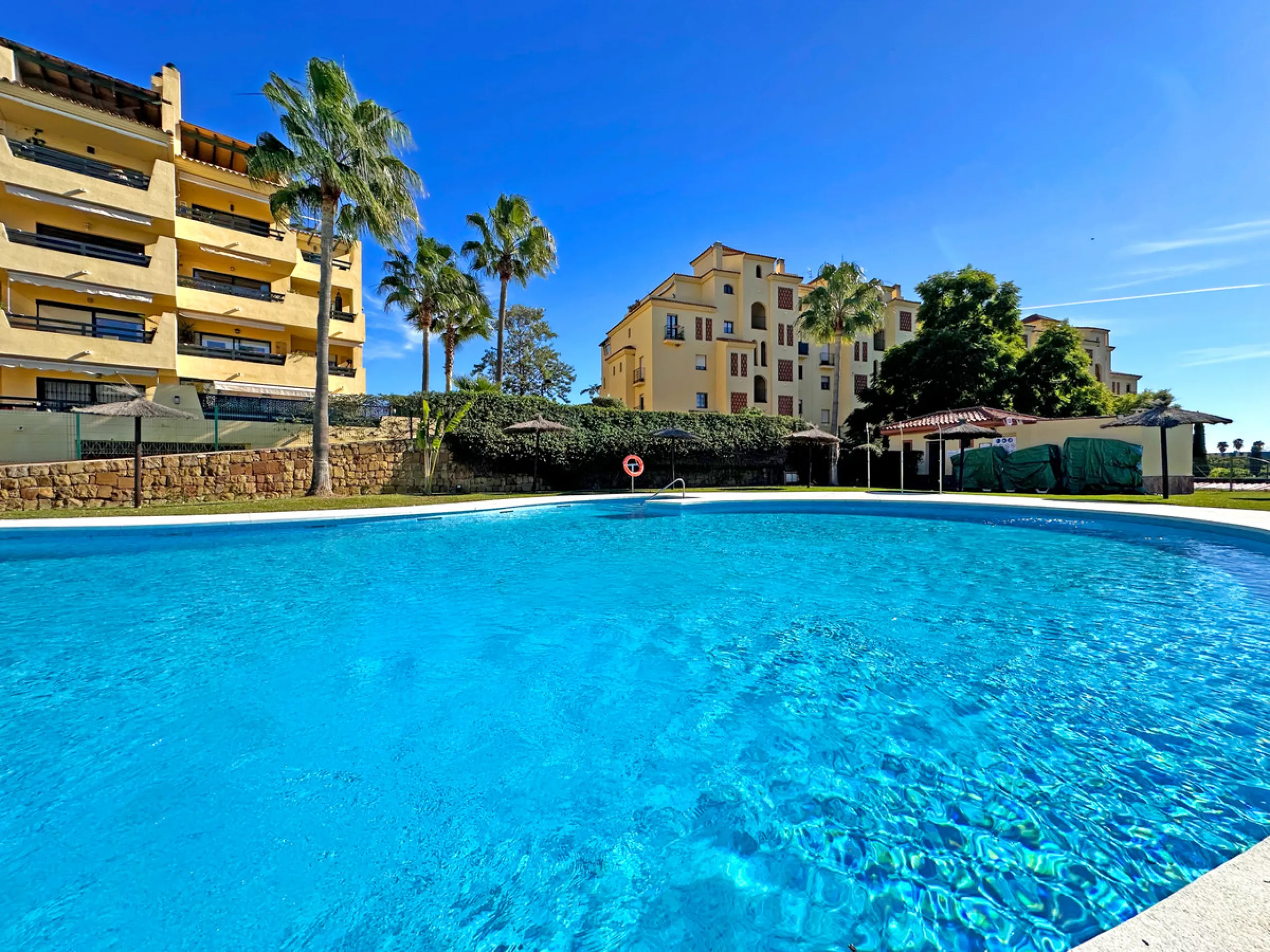 Apartment - Ground Floor Apartment в продаже в Estepona, Málaga. В доме 2 спален и 2 ванных комнат. Площадь дома 106 м²