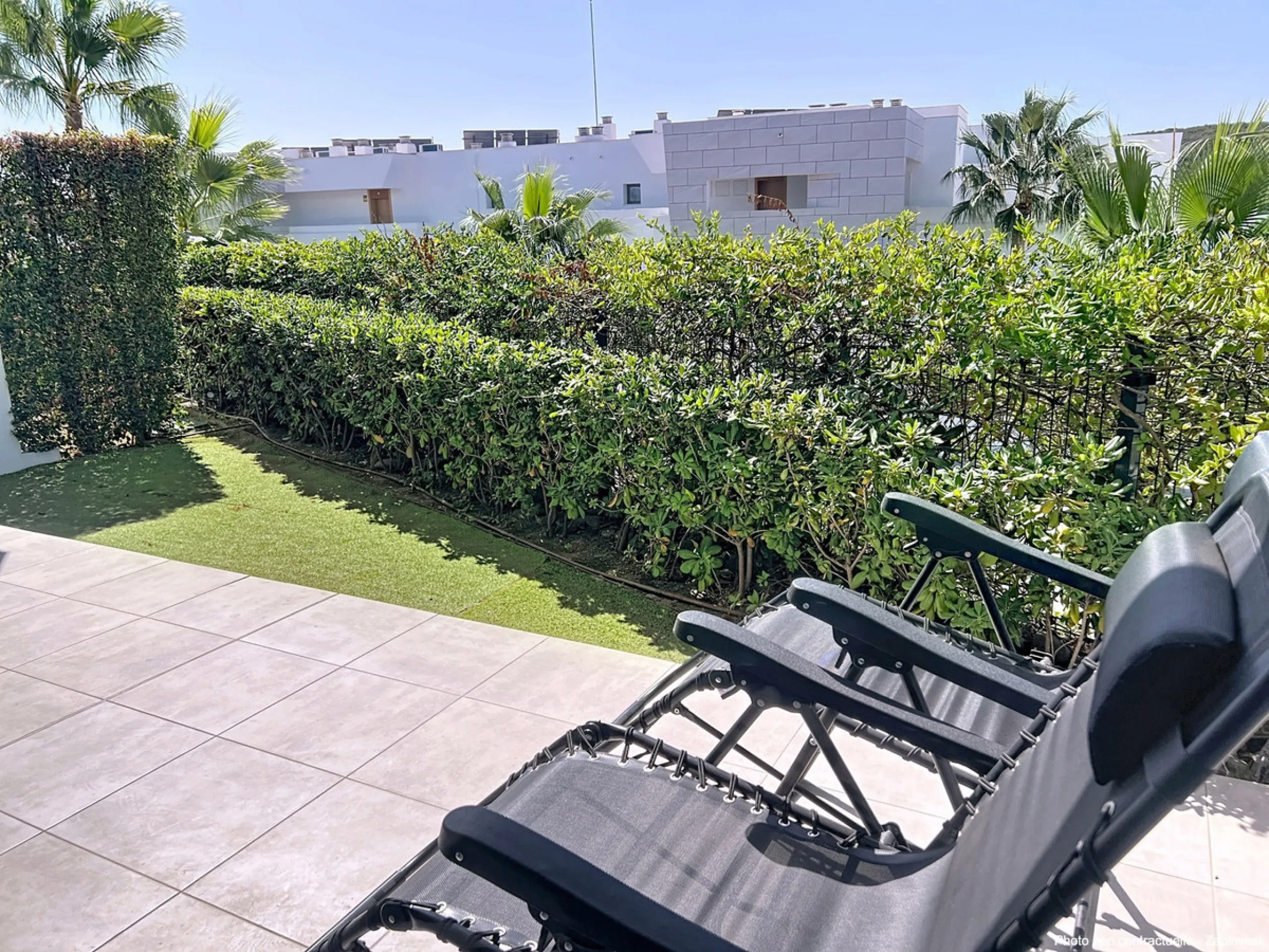 Discover this magnificent and spacious apartment featuring 3 bedrooms and 2 bathrooms, ideal as a permanent home or a holiday residence.