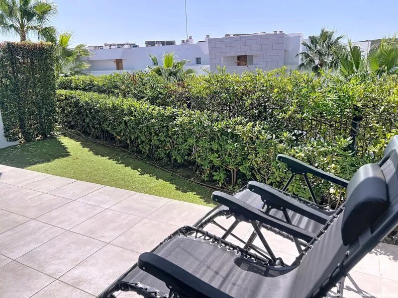 Discover this magnificent and spacious apartment featuring 3 bedrooms and 2 bathrooms, ideal as a permanent home or a holiday residence.