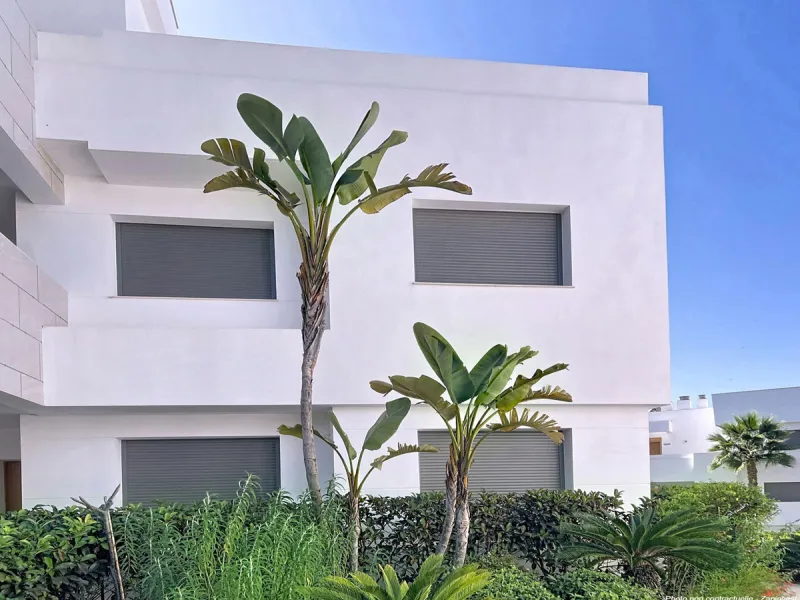 Discover this magnificent and spacious apartment featuring 3 bedrooms and 2 bathrooms, ideal as a permanent home or a holiday residence.