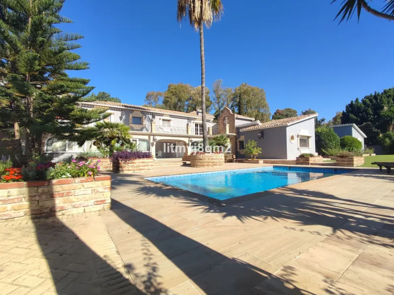 Significant price reduction by 700.000€, priced to sell! Must be seen.