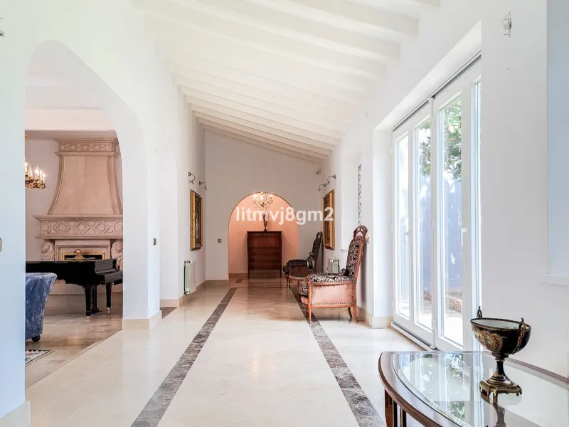Significant price reduction by 700.000€, priced to sell! Must be seen.