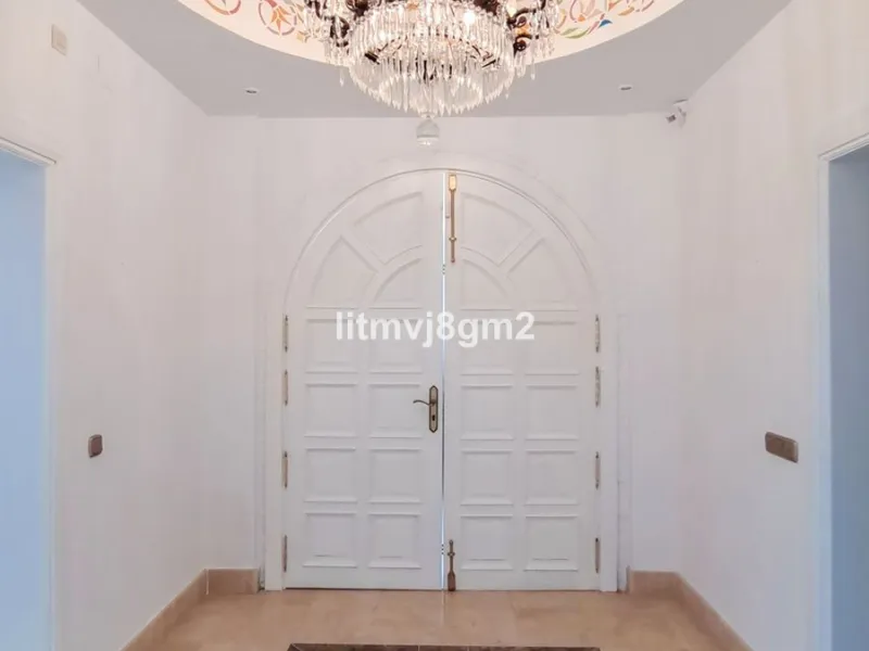 Significant price reduction by 700.000€, priced to sell! Must be seen.