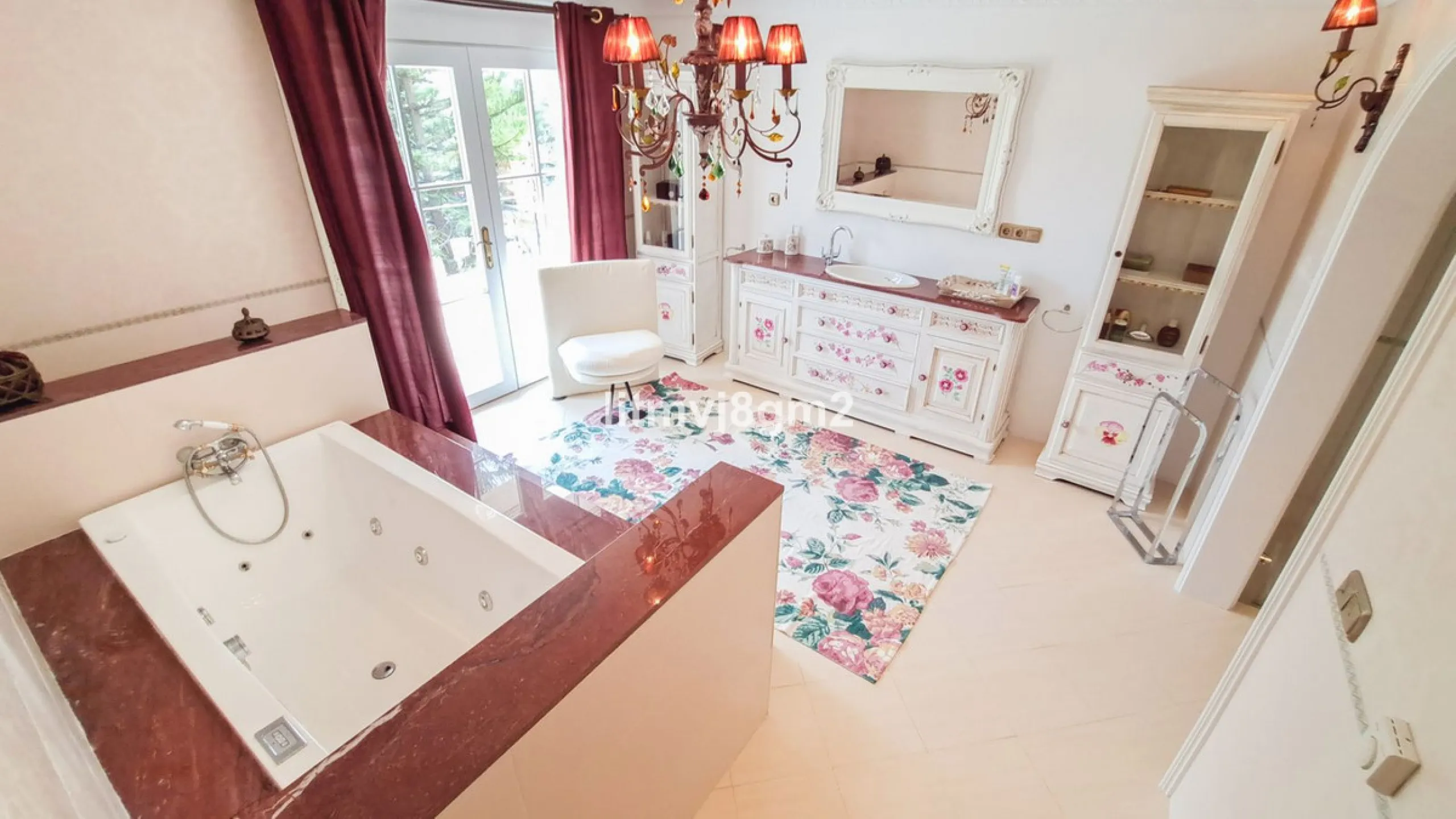Significant price reduction by 700.000€, priced to sell! Must be seen.