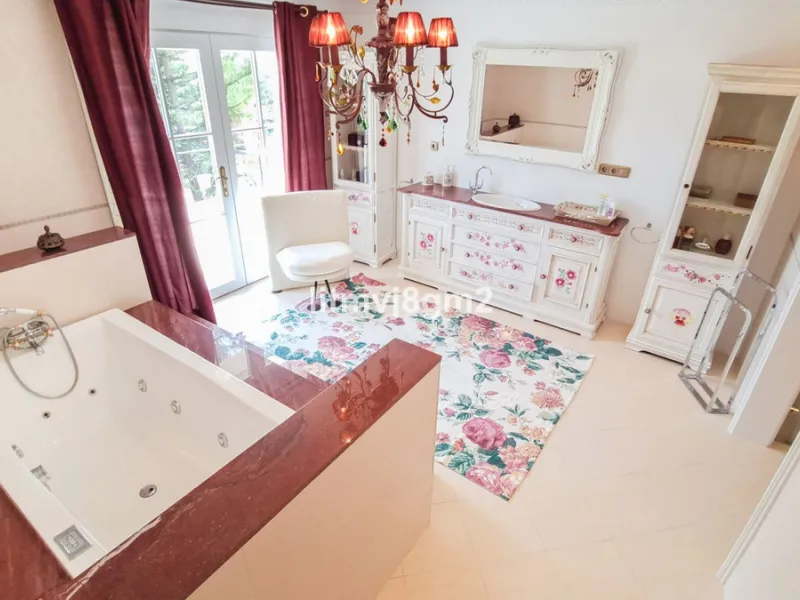 Significant price reduction by 700.000€, priced to sell! Must be seen.