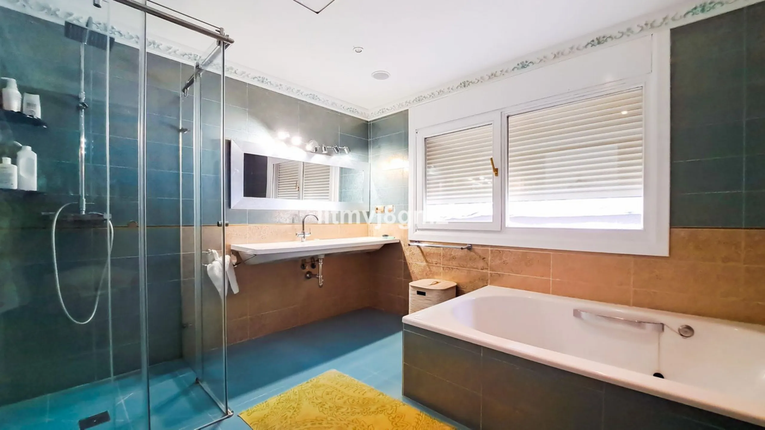 Significant price reduction by 700.000€, priced to sell! Must be seen.