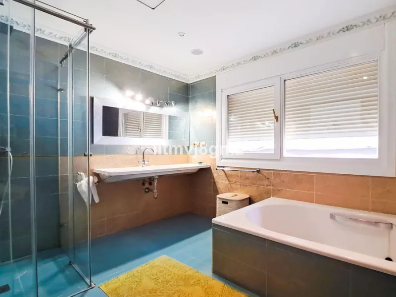 Significant price reduction by 700.000€, priced to sell! Must be seen.