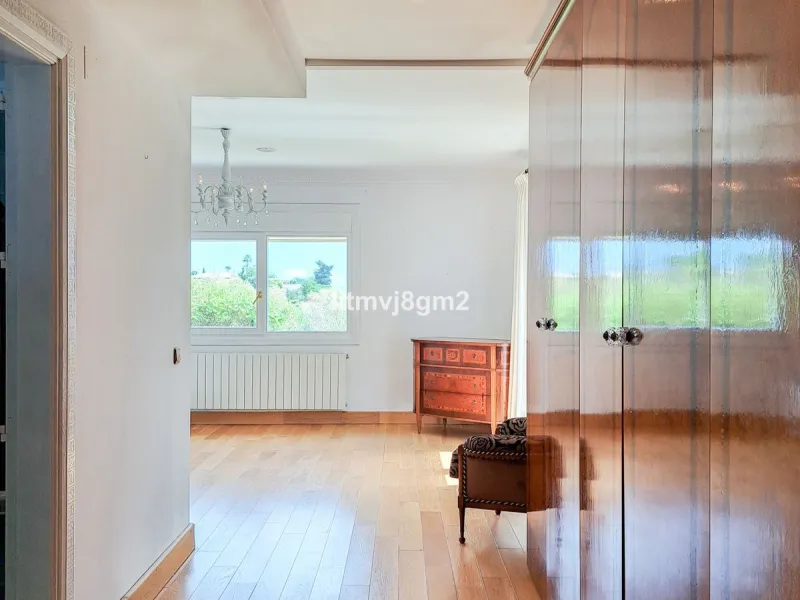 Significant price reduction by 700.000€, priced to sell! Must be seen.