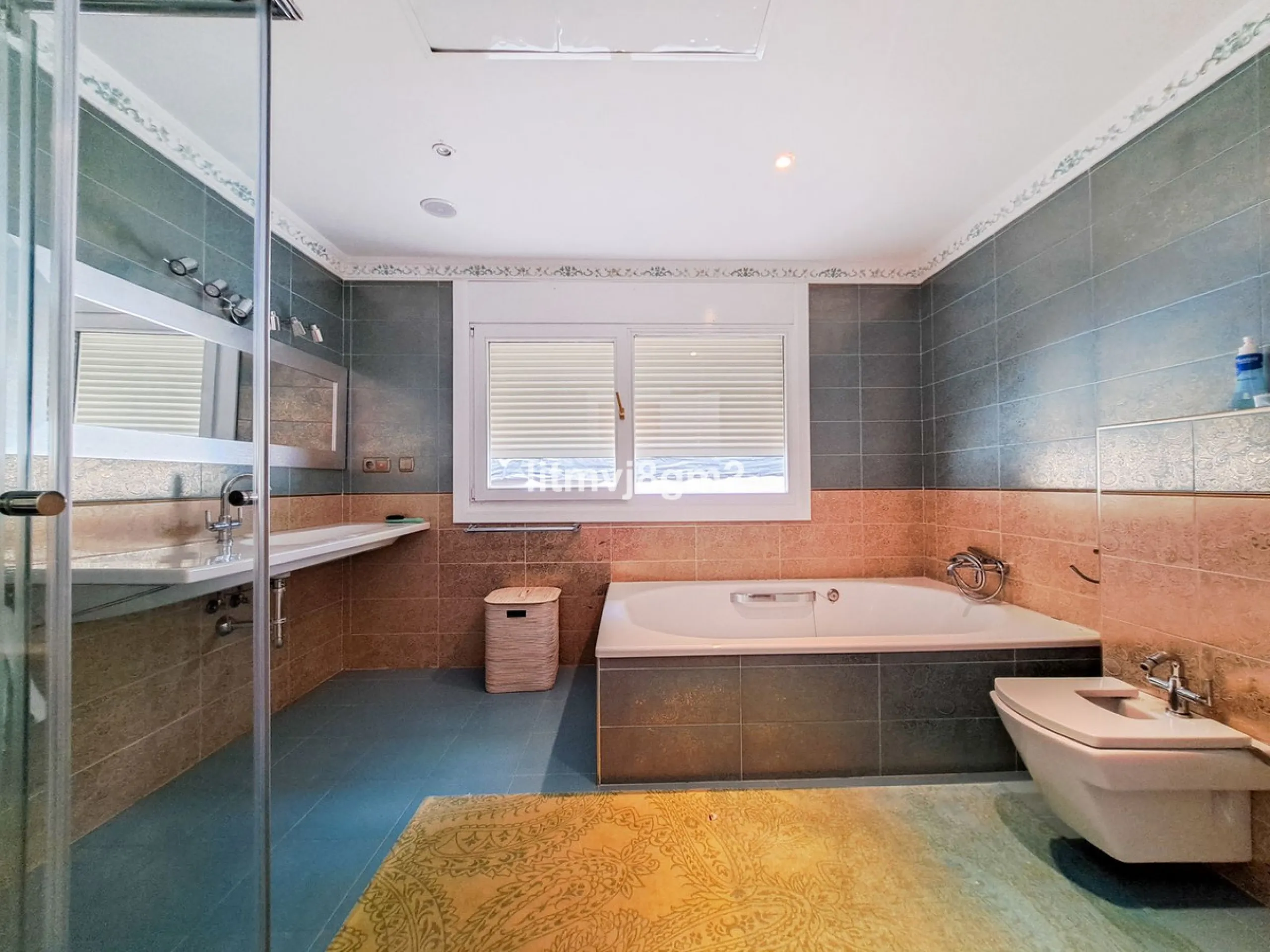 Significant price reduction by 700.000€, priced to sell! Must be seen.