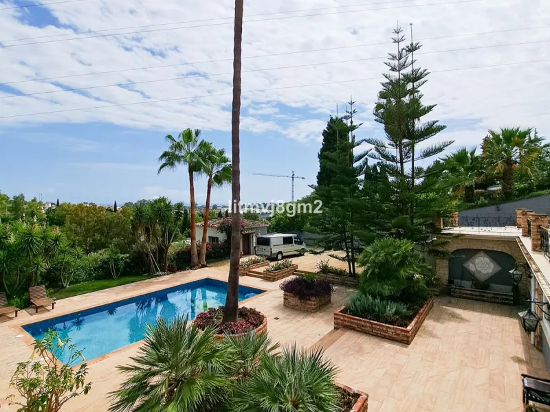 Significant price reduction by 700.000€, priced to sell! Must be seen.