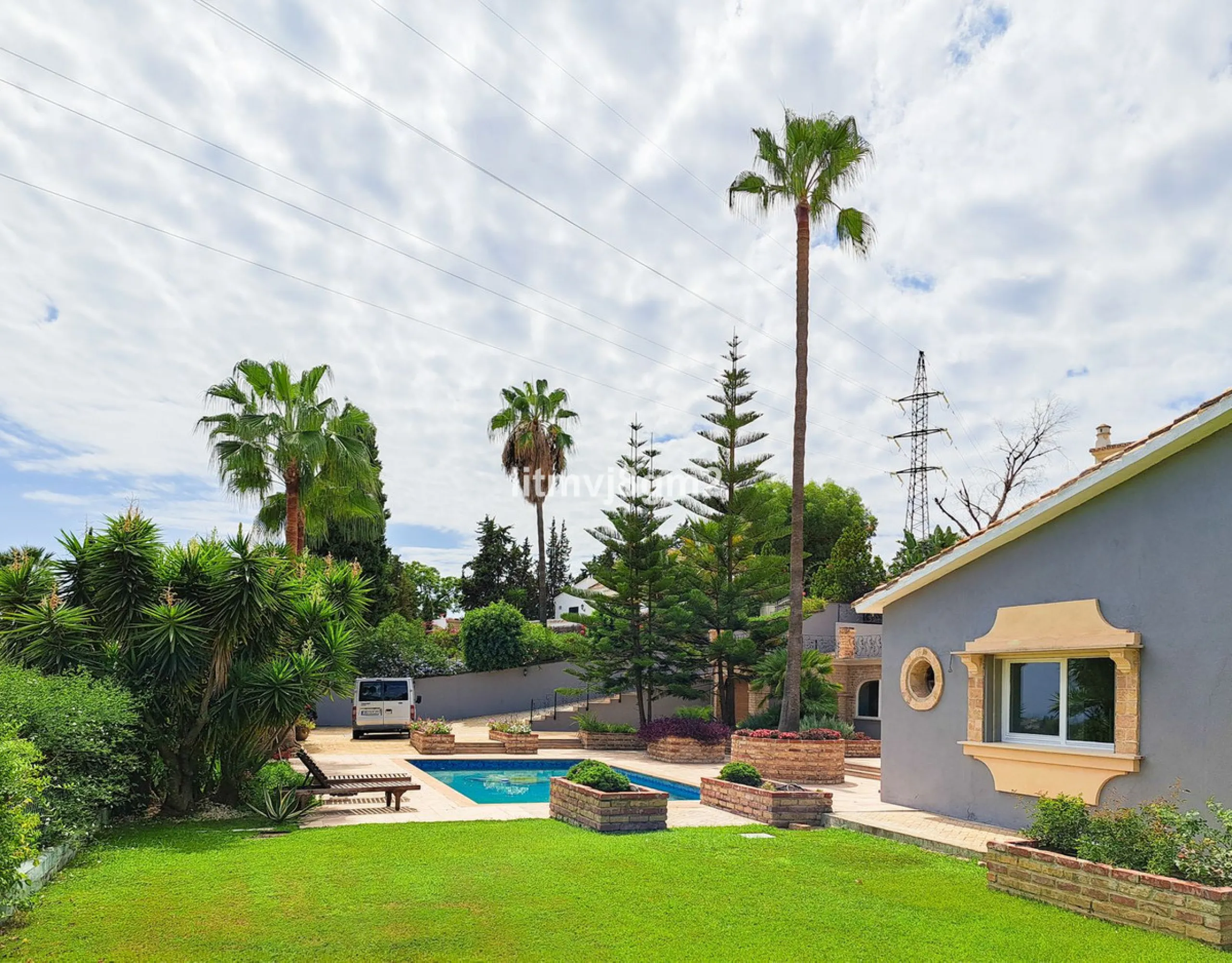 Significant price reduction by 700.000€, priced to sell! Must be seen.
