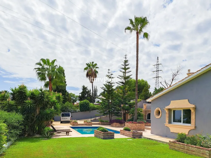 Significant price reduction by 700.000€, priced to sell! Must be seen.