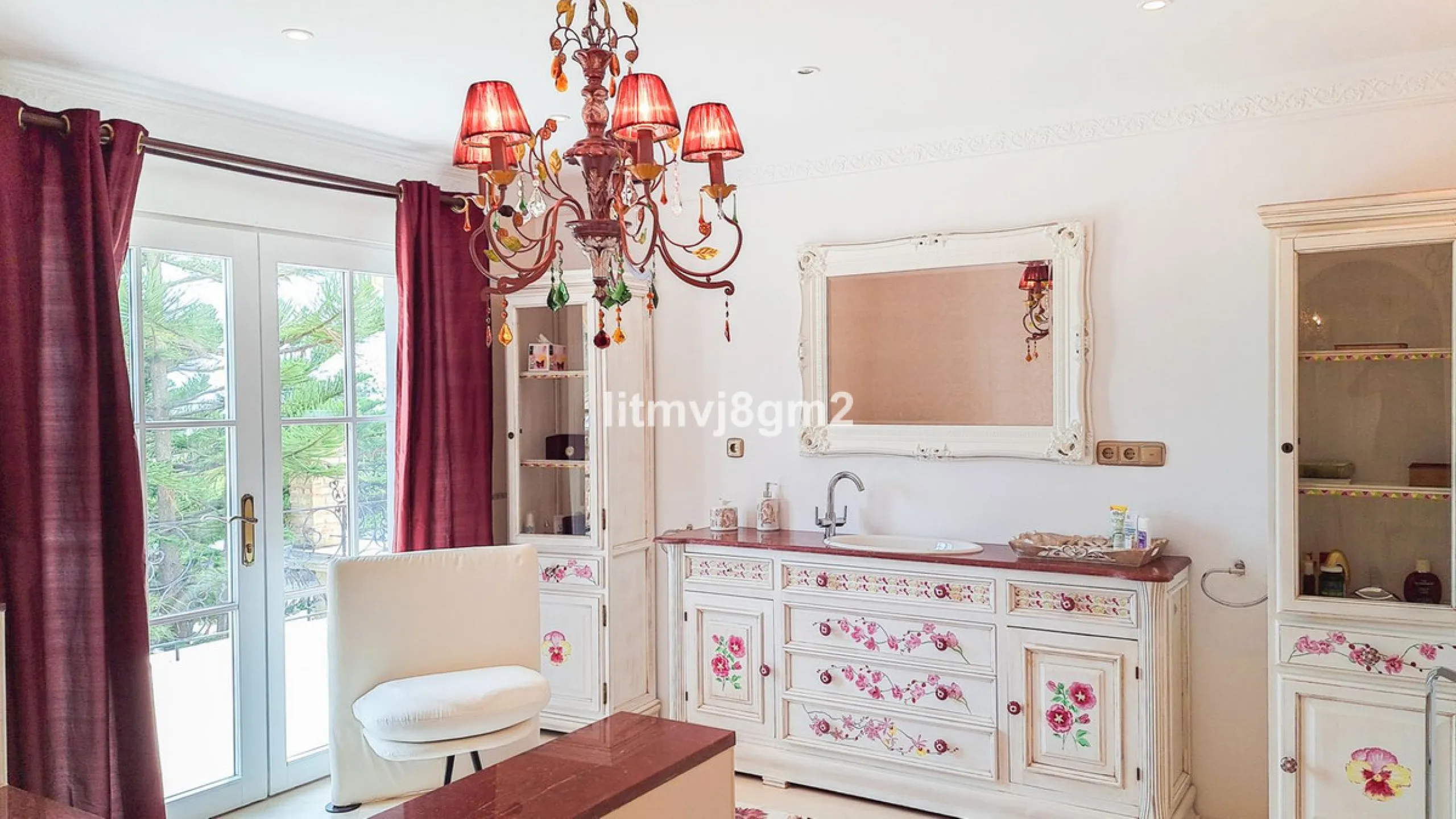 Significant price reduction by 700.000€, priced to sell! Must be seen.