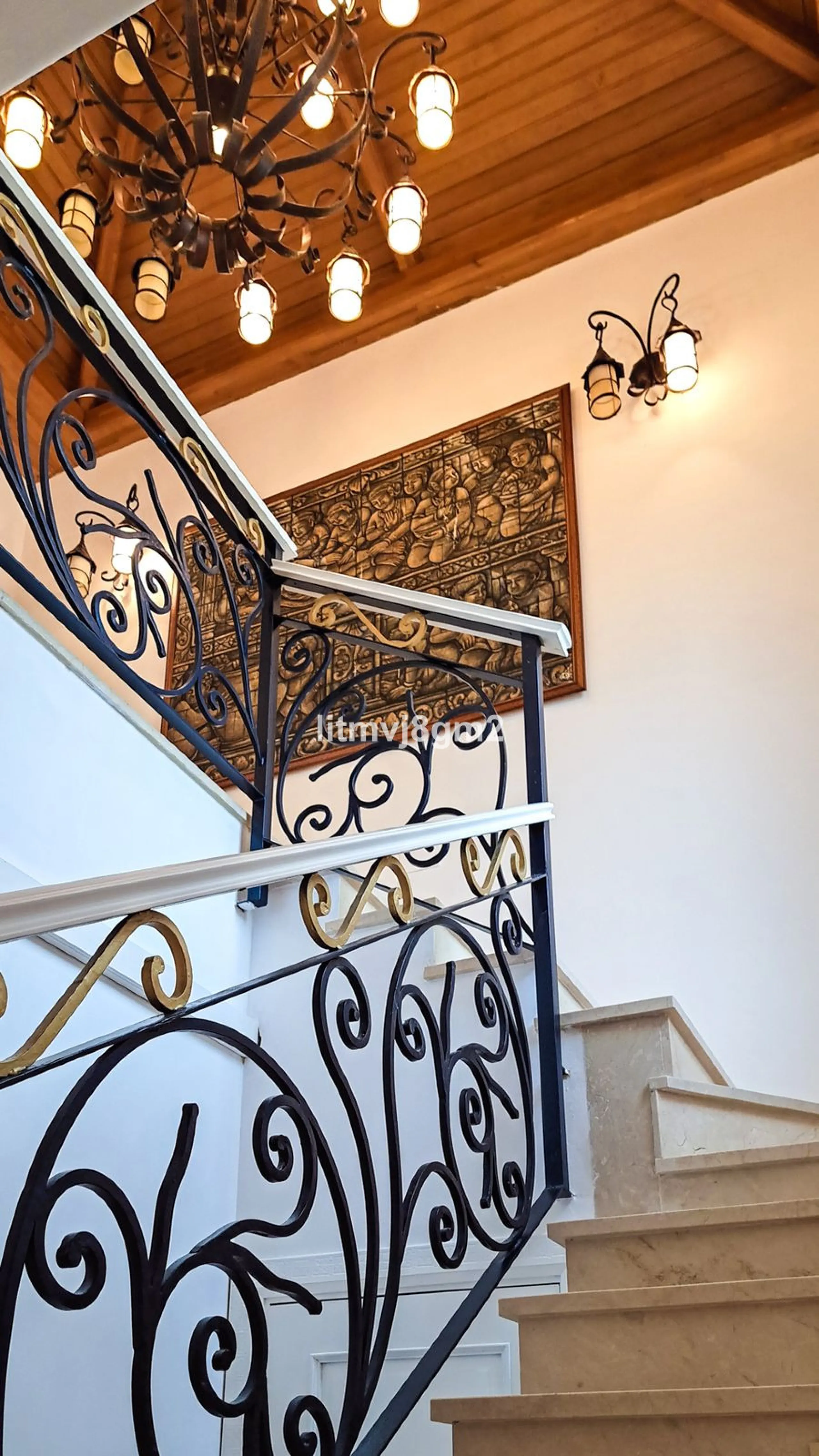 Significant price reduction by 700.000€, priced to sell! Must be seen.