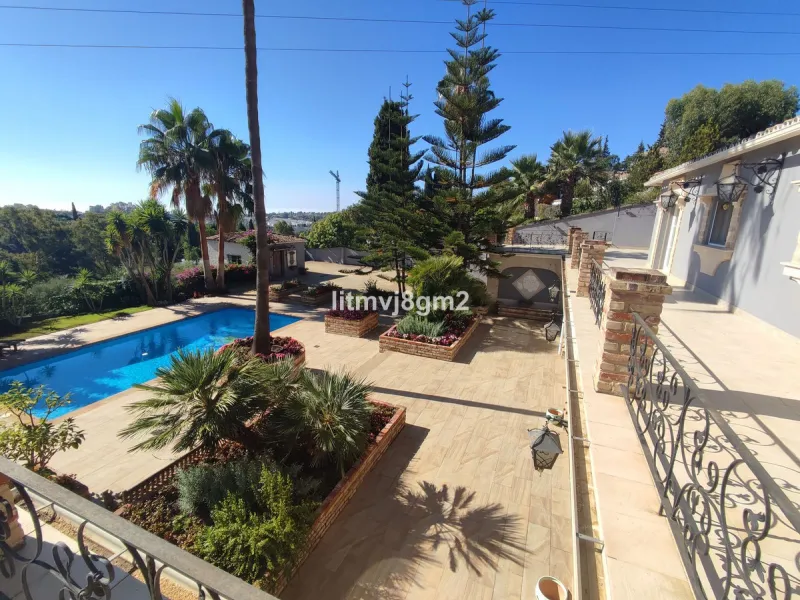 Significant price reduction by 700.000€, priced to sell! Must be seen.