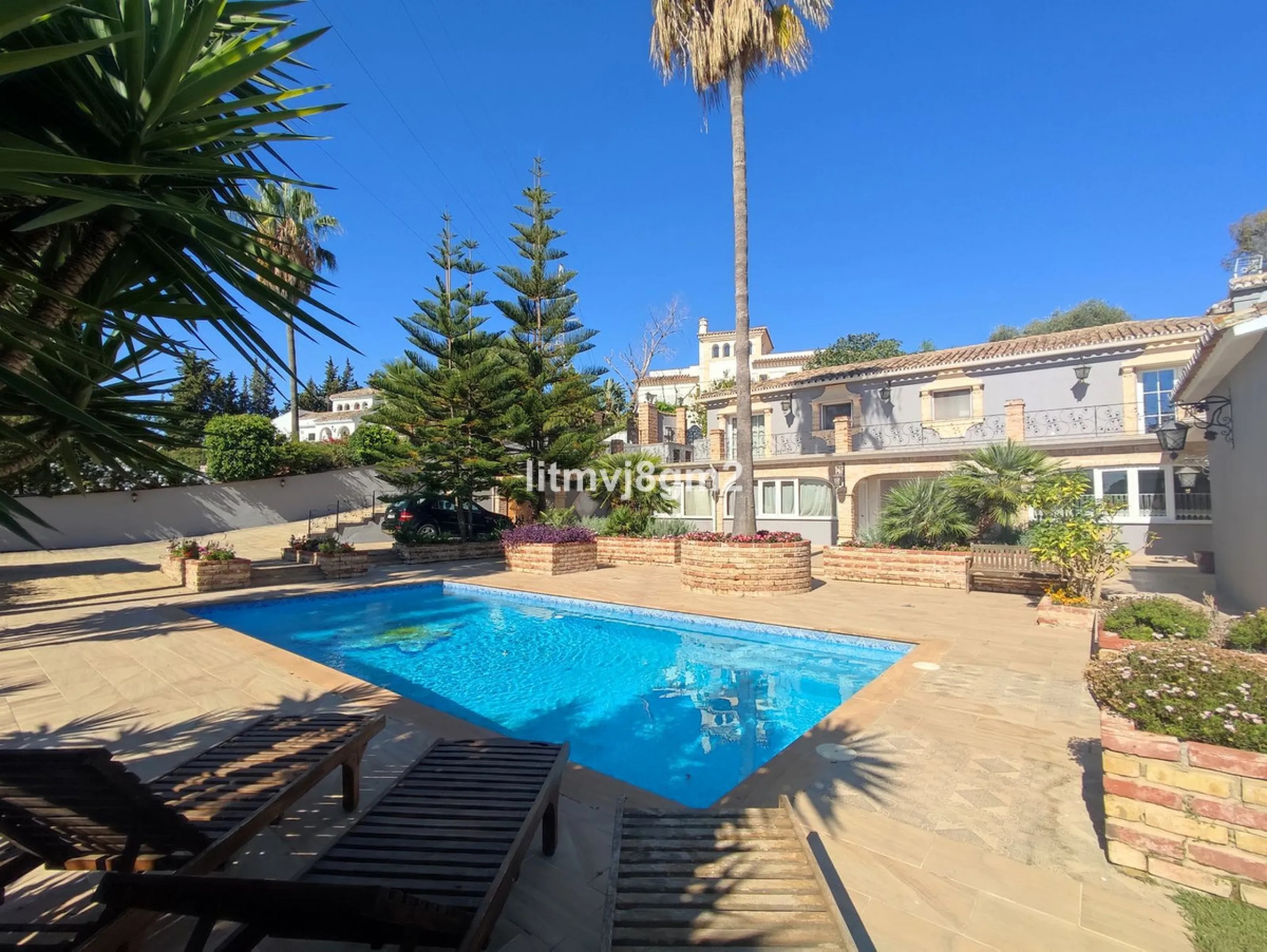 Significant price reduction by 700.000€, priced to sell! Must be seen.