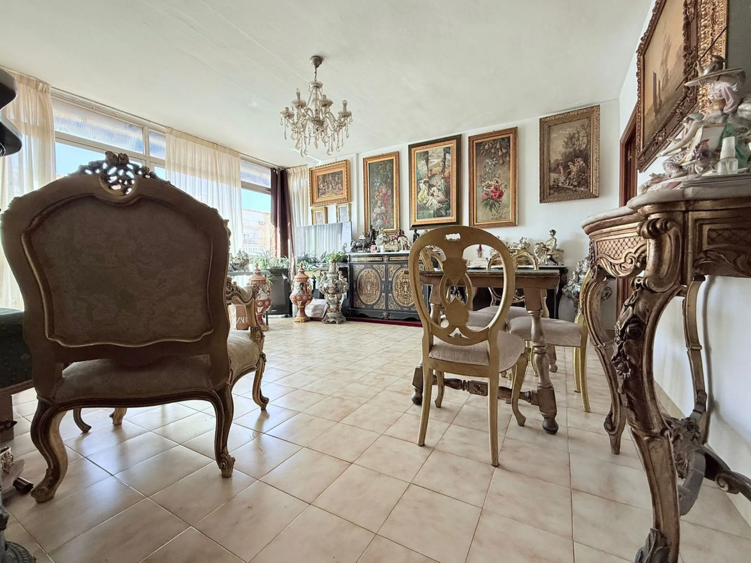 Fabulous 3-Bedroom Apartment in the Heart of Málaga
