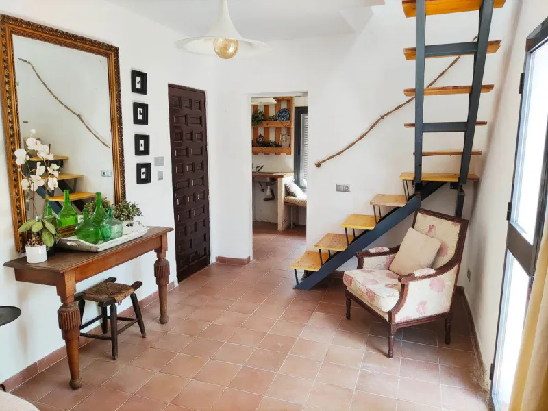 Presenting this beautiful property with an unbeatable location and a 7-year track record of successful rentals and an excellent reputation.
