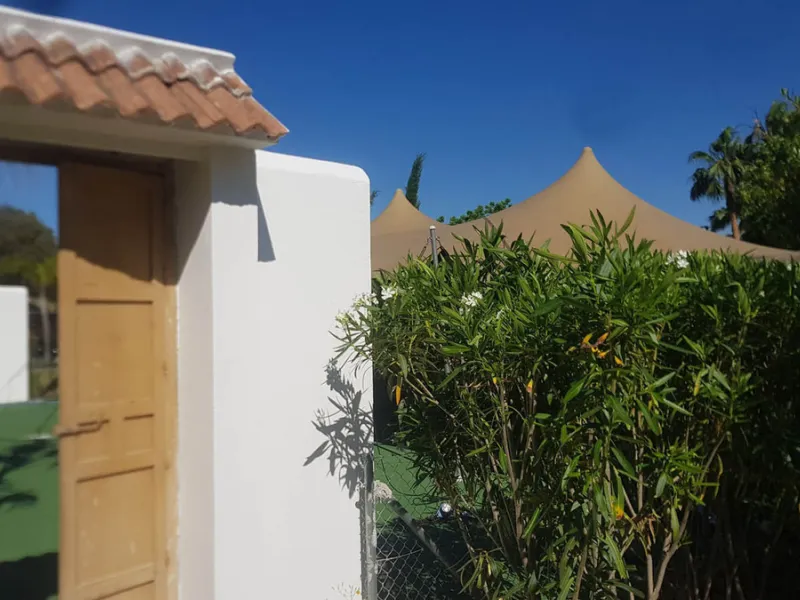Presenting this beautiful property with an unbeatable location and a 7-year track record of successful rentals and an excellent reputation.