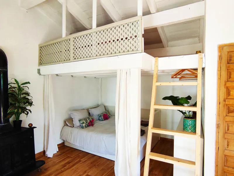 Presenting this beautiful property with an unbeatable location and a 7-year track record of successful rentals and an excellent reputation.