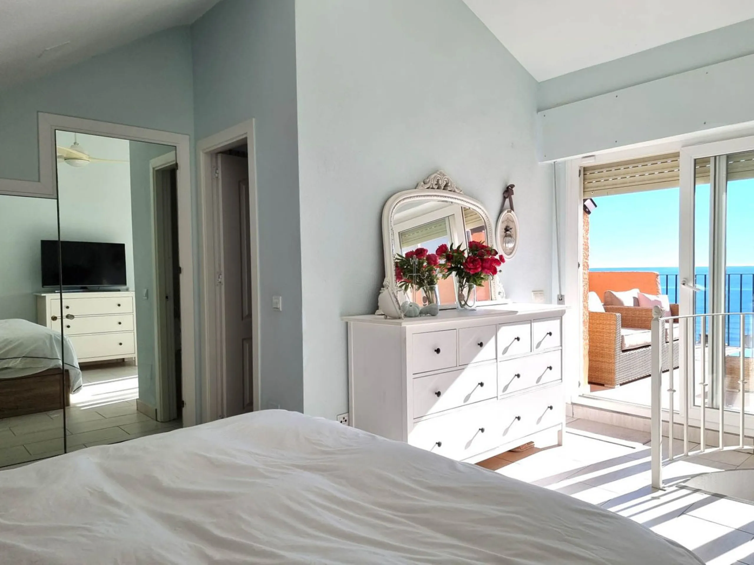 STUNNING FULLY RENOVATED SEAVIEW DUPLEX PENTHOUSE – BEACHSIDE CALAHONDA