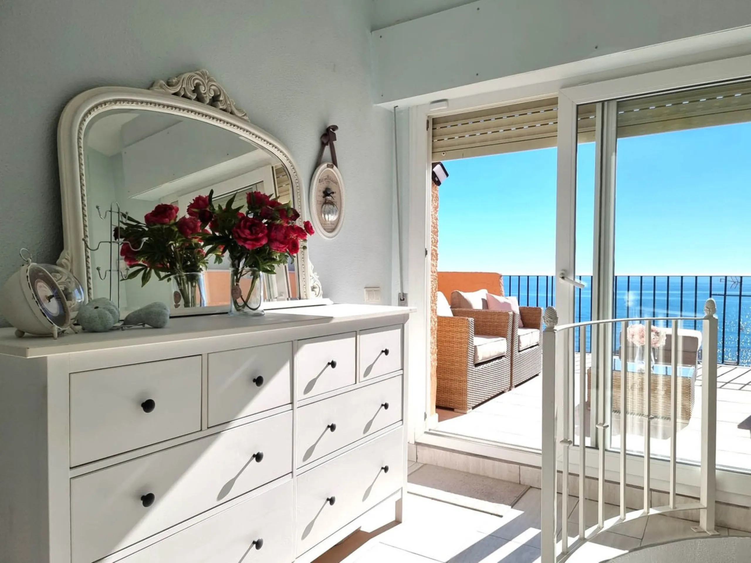 STUNNING FULLY RENOVATED SEAVIEW DUPLEX PENTHOUSE – BEACHSIDE CALAHONDA