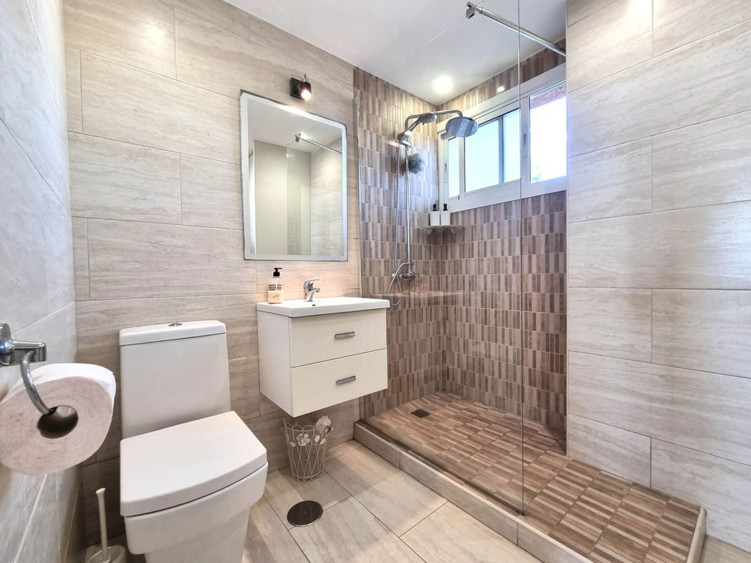 STUNNING FULLY RENOVATED SEAVIEW DUPLEX PENTHOUSE – BEACHSIDE CALAHONDA
