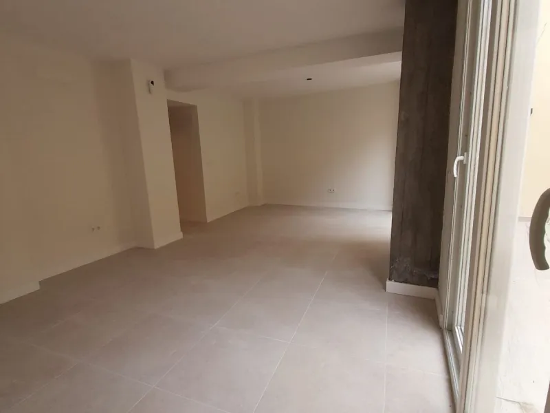 Renovated Ground Floor Apartment in Central Málaga – Ideal Home or Investment