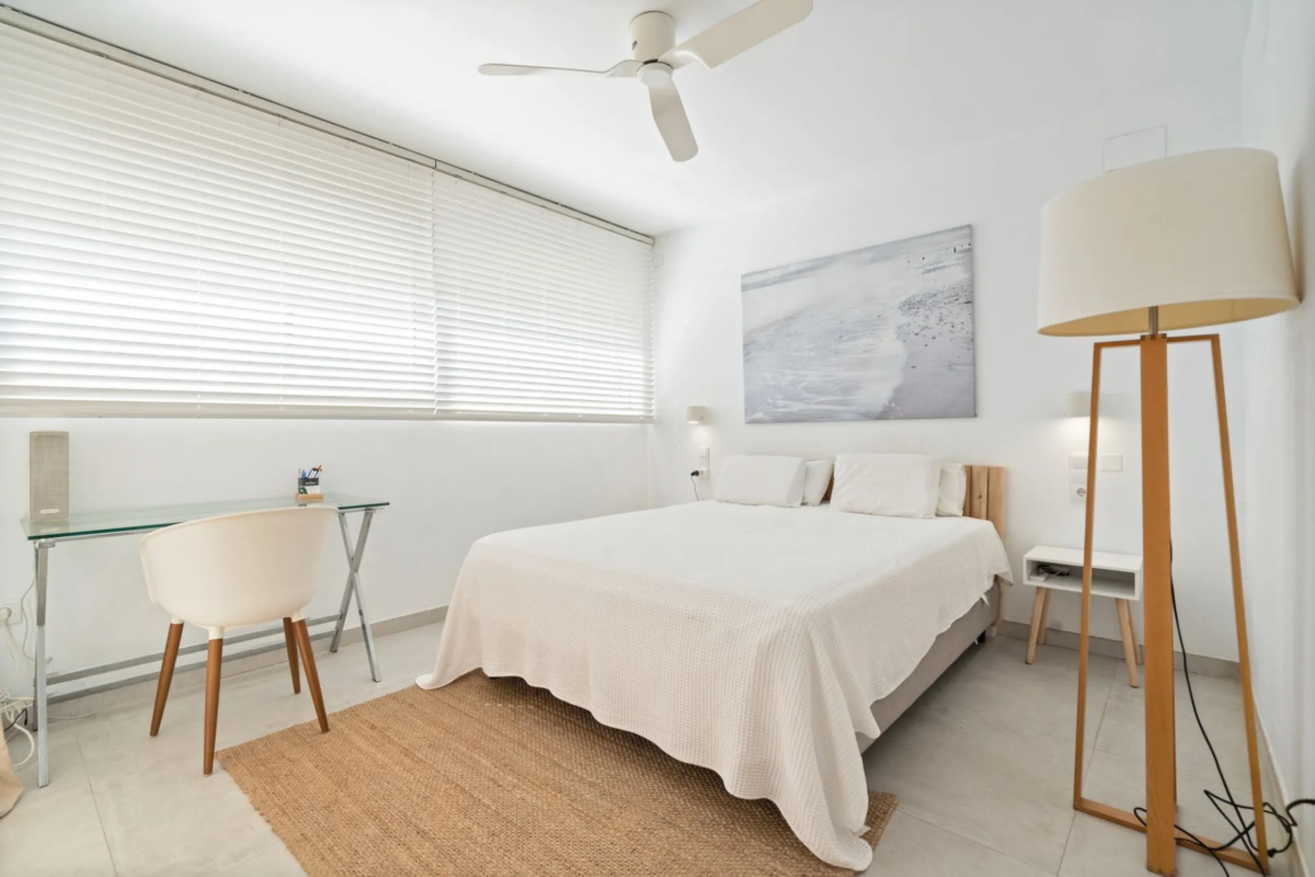 House - Detached Villa в продаже в Marbella, Málaga. В доме 3 спален и 2 ванных комнат. Площадь дома 309 м². Площадь участка 400 м²