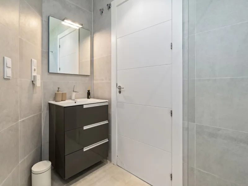 House - Detached Villa в продаже в Marbella, Málaga. В доме 3 спален и 2 ванных комнат. Площадь дома 309 м². Площадь участка 400 м²