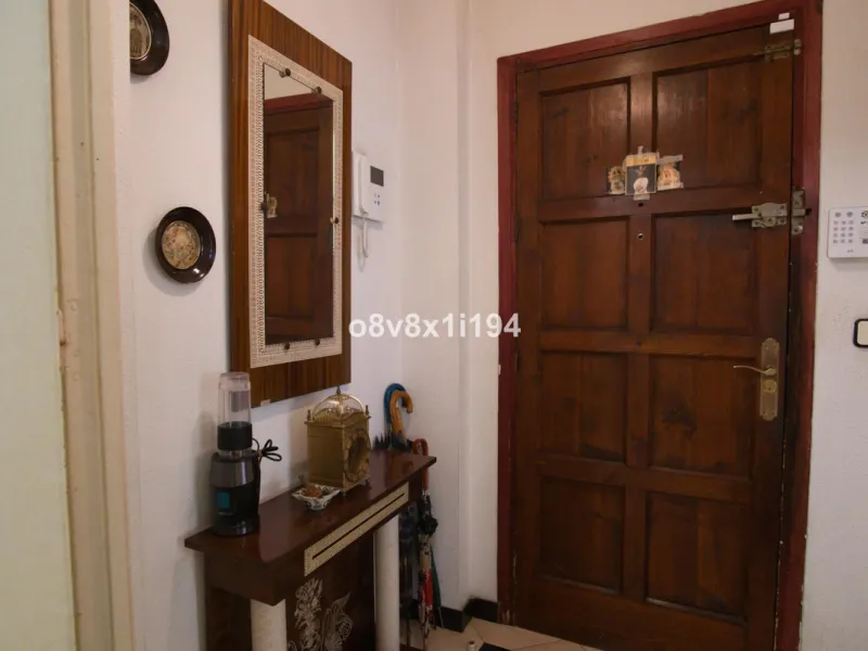Apartment - Middle Floor Apartment в продаже в Málaga, Málaga. В доме 3 спален и 1 ванных комнат. Площадь дома 86 м²