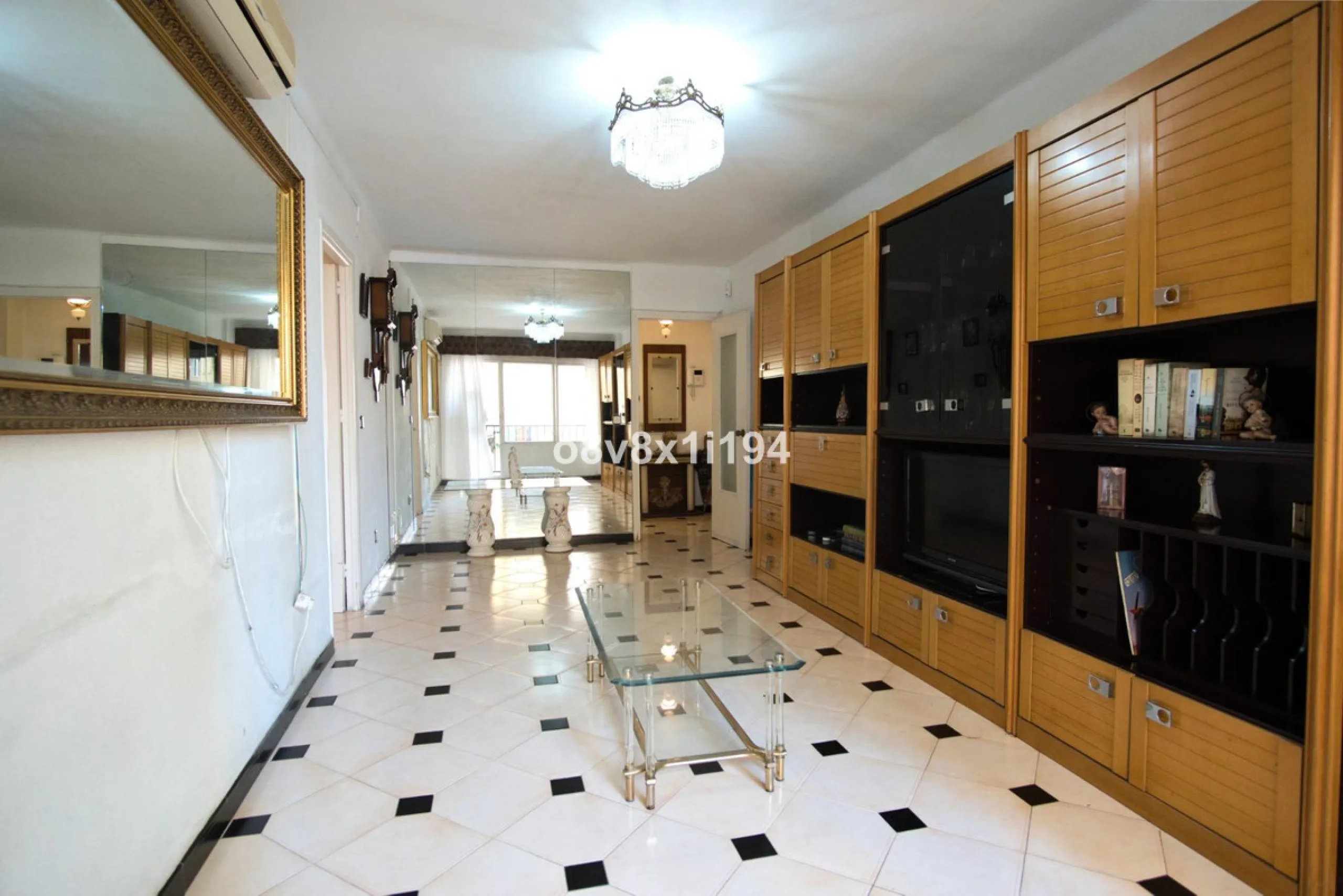 Apartment - Middle Floor Apartment в продаже в Málaga, Málaga. В доме 3 спален и 1 ванных комнат. Площадь дома 86 м²