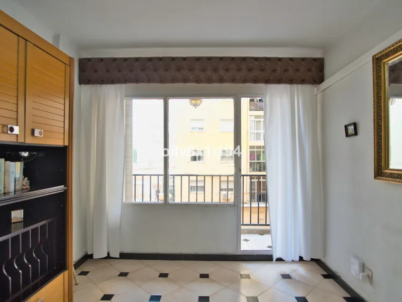 Apartment - Middle Floor Apartment в продаже в Málaga, Málaga. В доме 3 спален и 1 ванных комнат. Площадь дома 86 м²