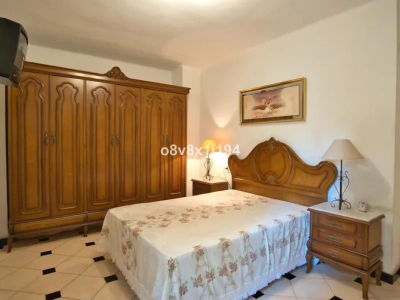 Apartment - Middle Floor Apartment в продаже в Málaga, Málaga. В доме 3 спален и 1 ванных комнат. Площадь дома 86 м²