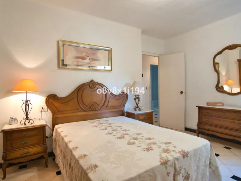 Apartment - Middle Floor Apartment в продаже в Málaga, Málaga. В доме 3 спален и 1 ванных комнат. Площадь дома 86 м²