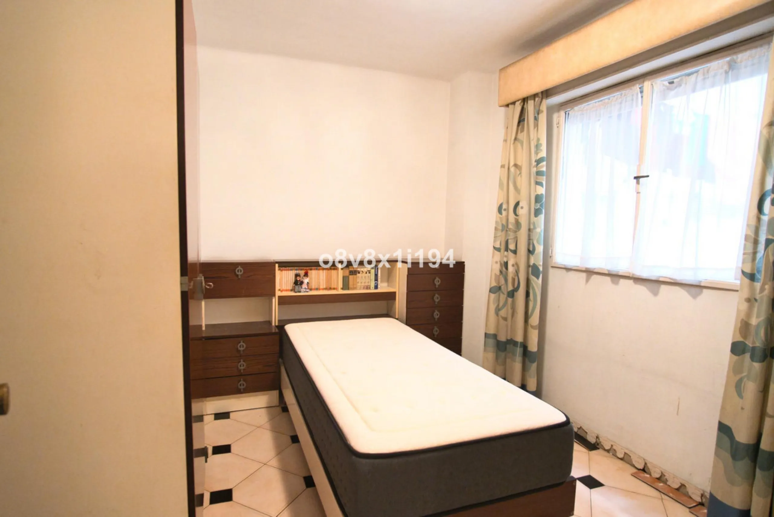 Apartment - Middle Floor Apartment в продаже в Málaga, Málaga. В доме 3 спален и 1 ванных комнат. Площадь дома 86 м²