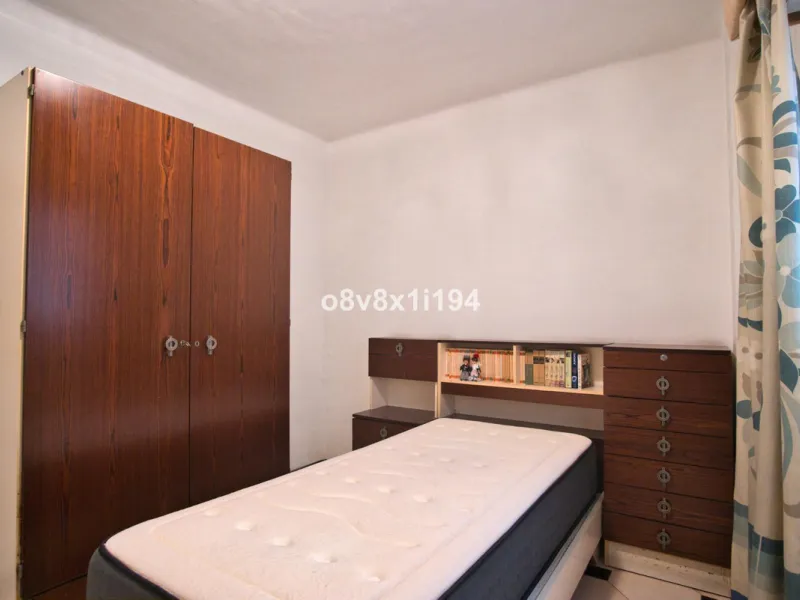 Apartment - Middle Floor Apartment в продаже в Málaga, Málaga. В доме 3 спален и 1 ванных комнат. Площадь дома 86 м²