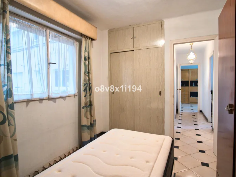 Apartment - Middle Floor Apartment в продаже в Málaga, Málaga. В доме 3 спален и 1 ванных комнат. Площадь дома 86 м²