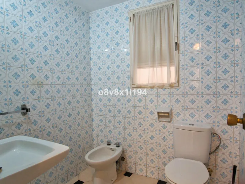 Apartment - Middle Floor Apartment в продаже в Málaga, Málaga. В доме 3 спален и 1 ванных комнат. Площадь дома 86 м²