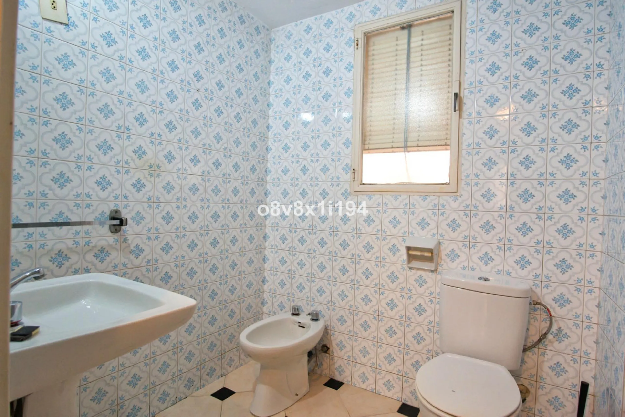 Apartment - Middle Floor Apartment в продаже в Málaga, Málaga. В доме 3 спален и 1 ванных комнат. Площадь дома 86 м²